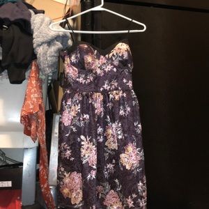 Floral print. Spaghetti strap dress.